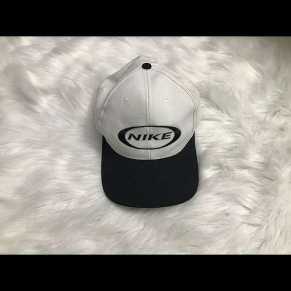 nike snapback white